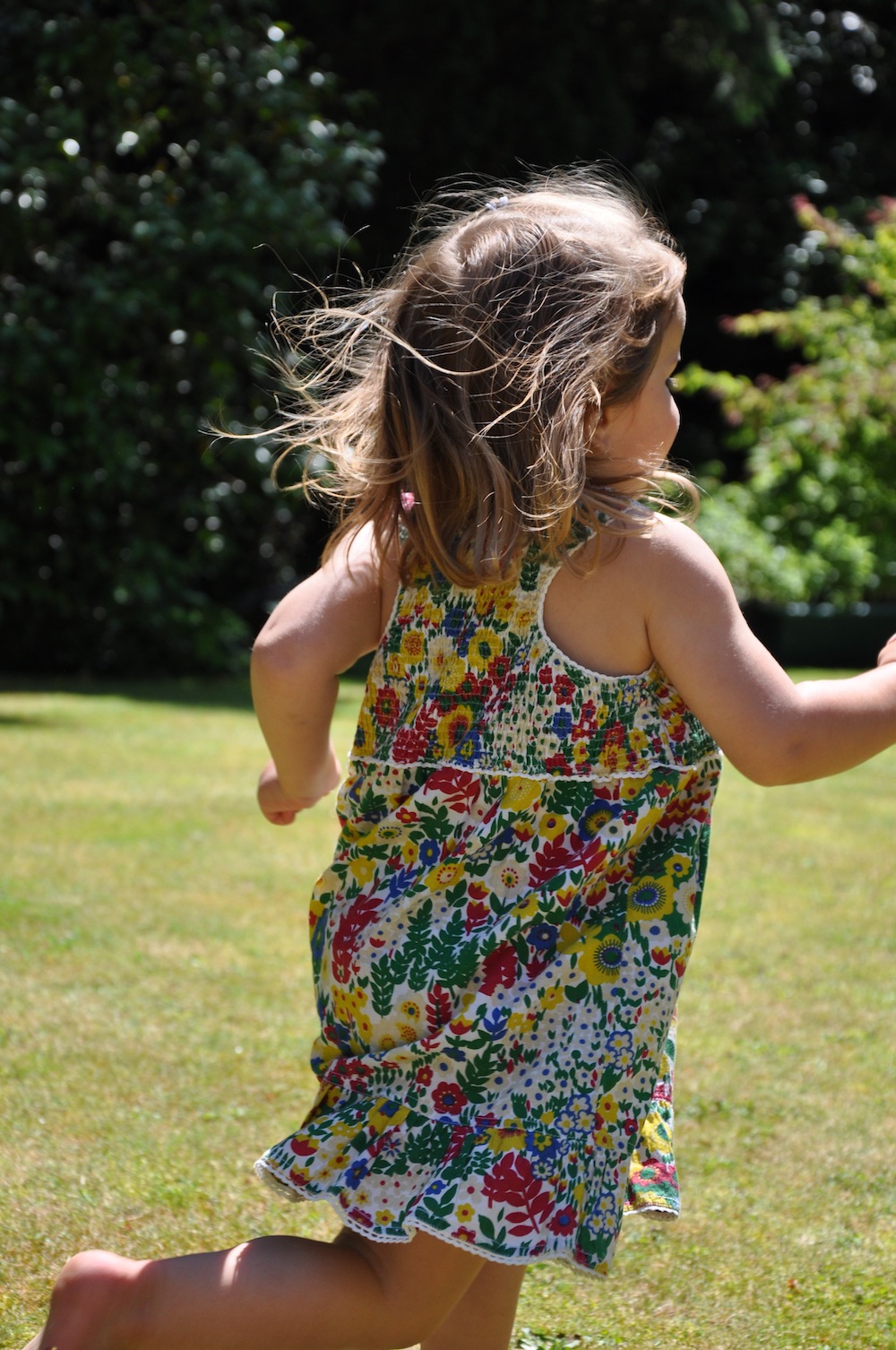 Stella_mcCartney_kids_dress_running