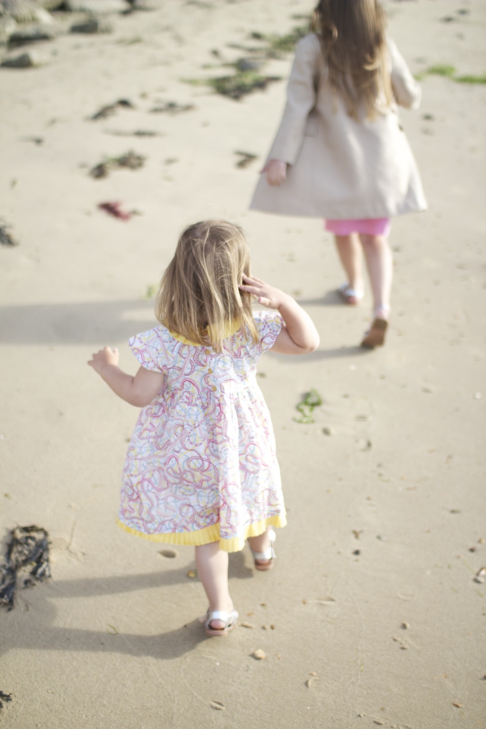 Kitty_No_added_Sugar_dress_circle_ribbons_back_beach