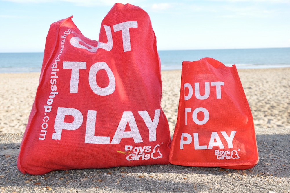 boys_&_girls_shop_bag_out_to_play
