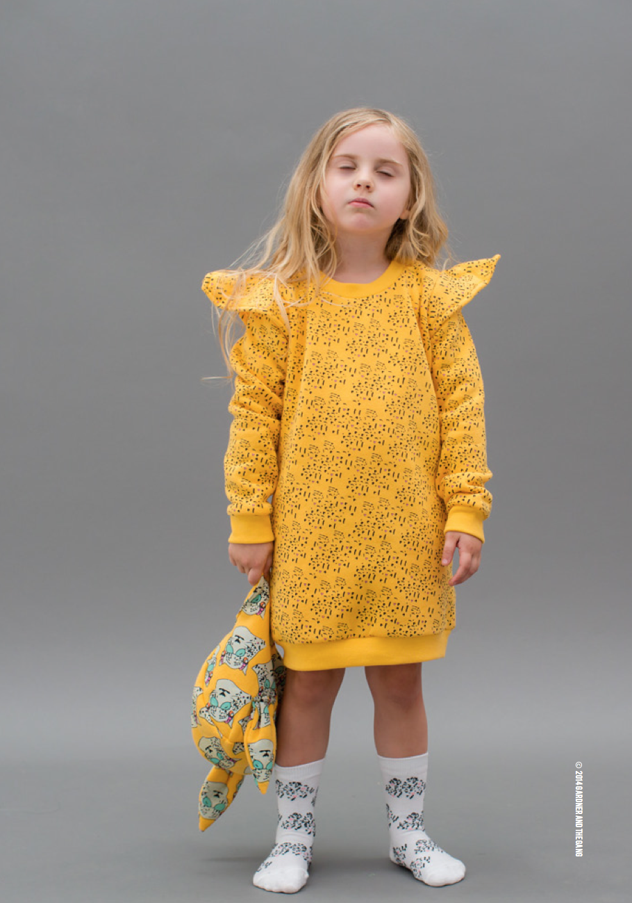 V_yellow_dress
