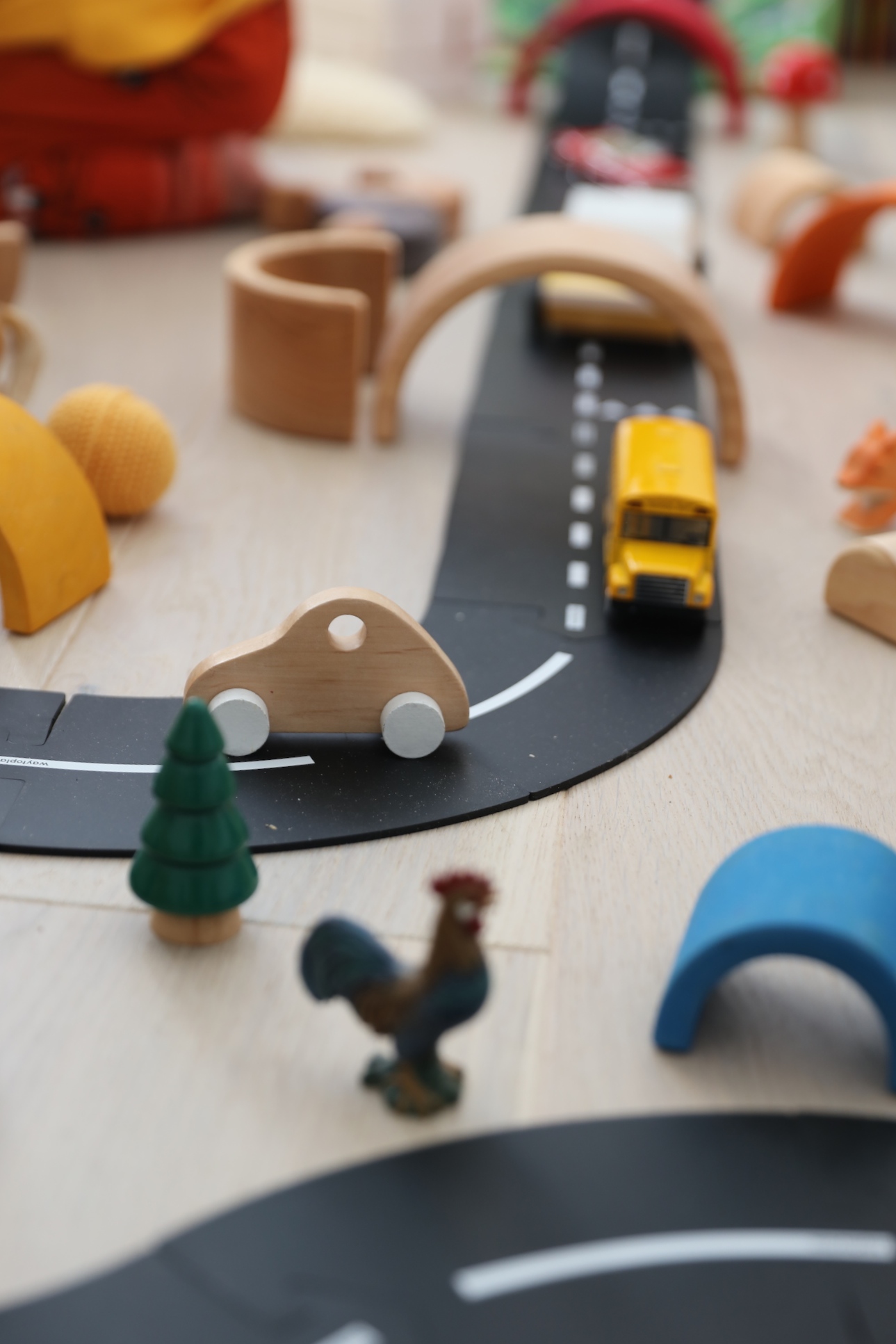 Way_to_play_car_road-track_toy